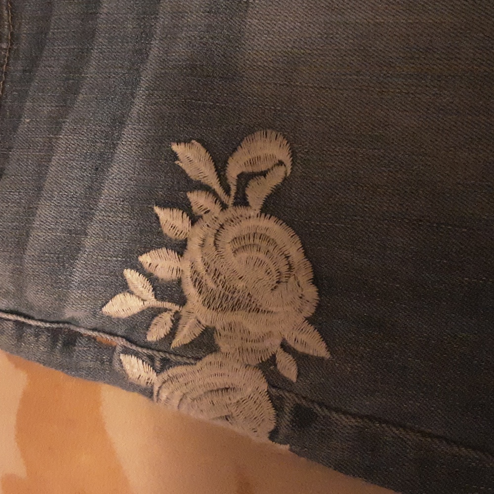 a.n.a A New Approach Chambray Light Wash Denim Shorts Woman's 16 Jcpenney - Picture 5 of 7